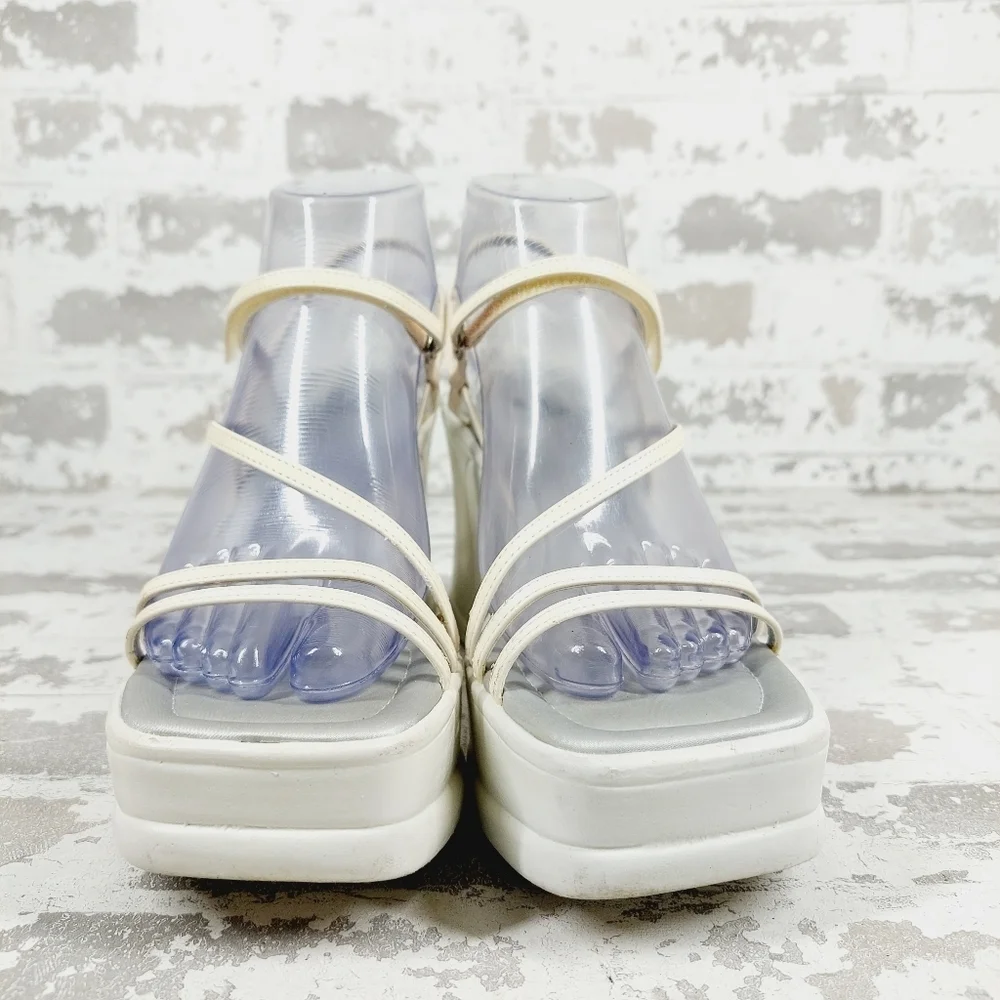 Nine & Co. Linger White Strappy Chunky Y2K Platform Block Heel Sandals F719